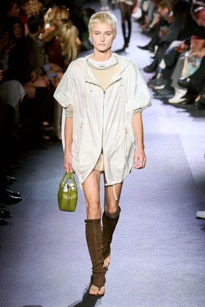 Look 2